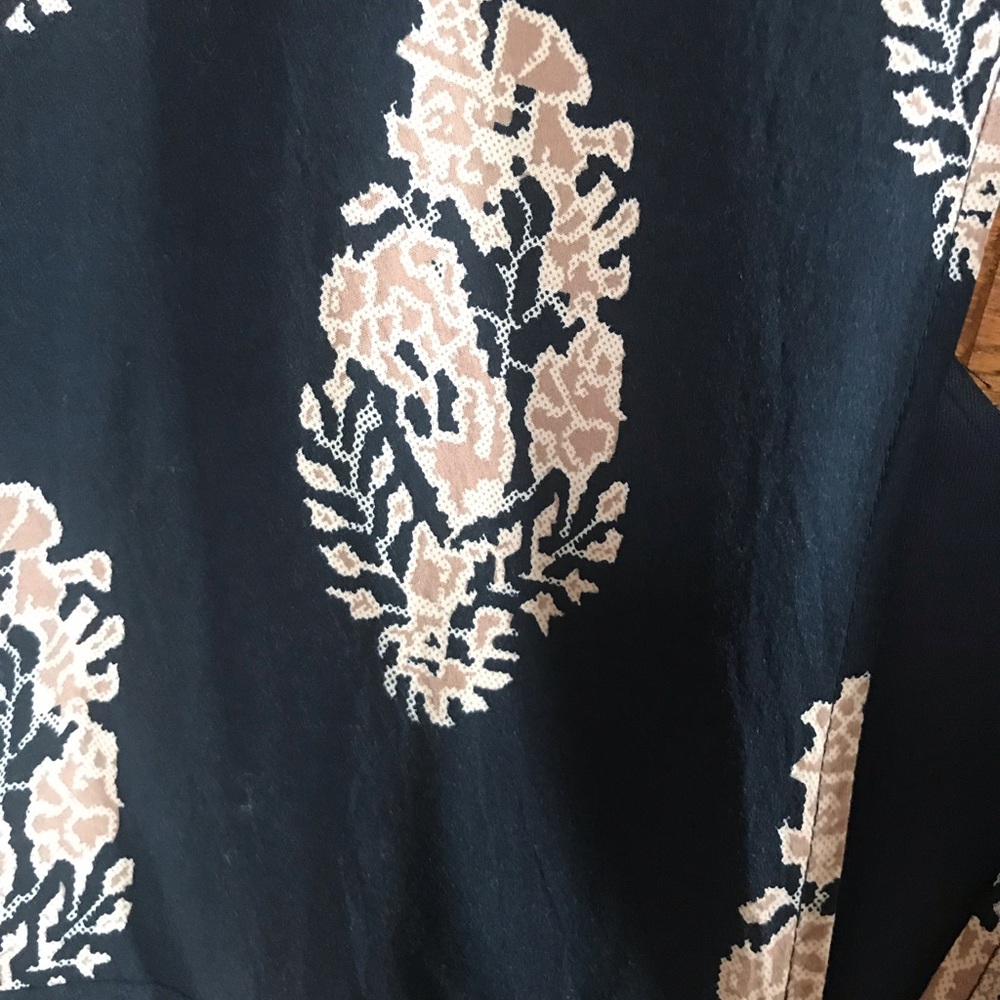 😍Xtaren | Navy Floral Romper - Picture 7 of 12